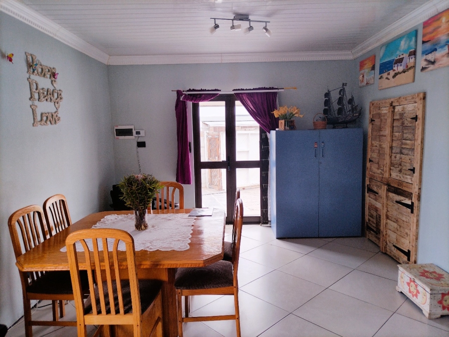 To Let 4 Bedroom Property for Rent in Hopefield Western Cape